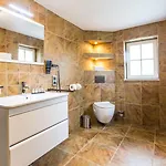 Adelhoff Hotel apartamentowy 4*